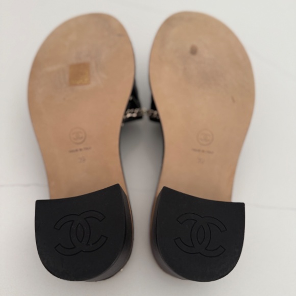 Chanel Interlocking CC Logo Slides Sandals Shoes Black Leather Gold Chain - Picture 10 of 11